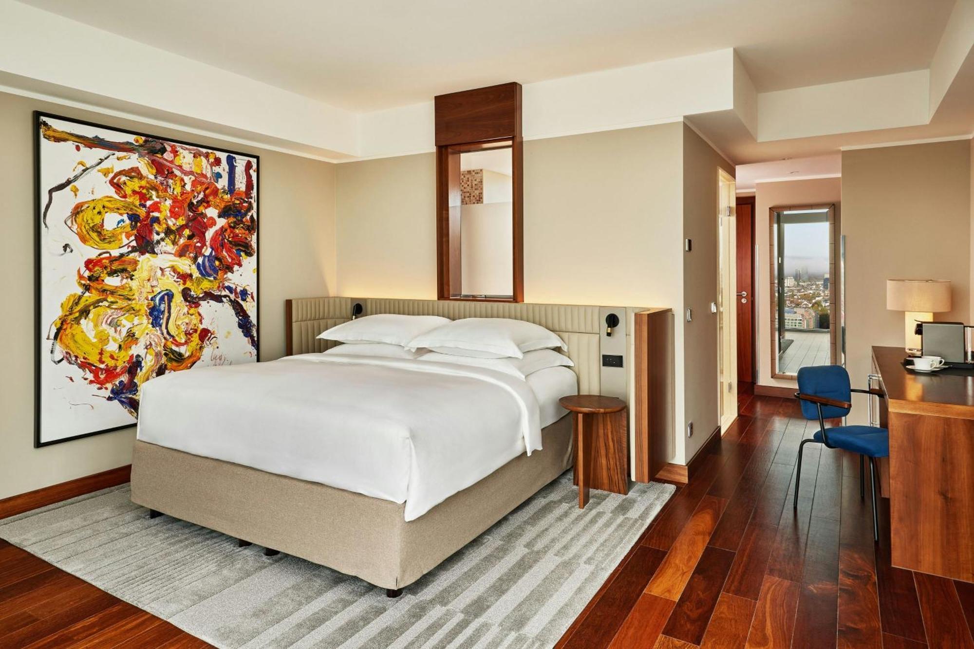 Panoramic Deluxe King Room