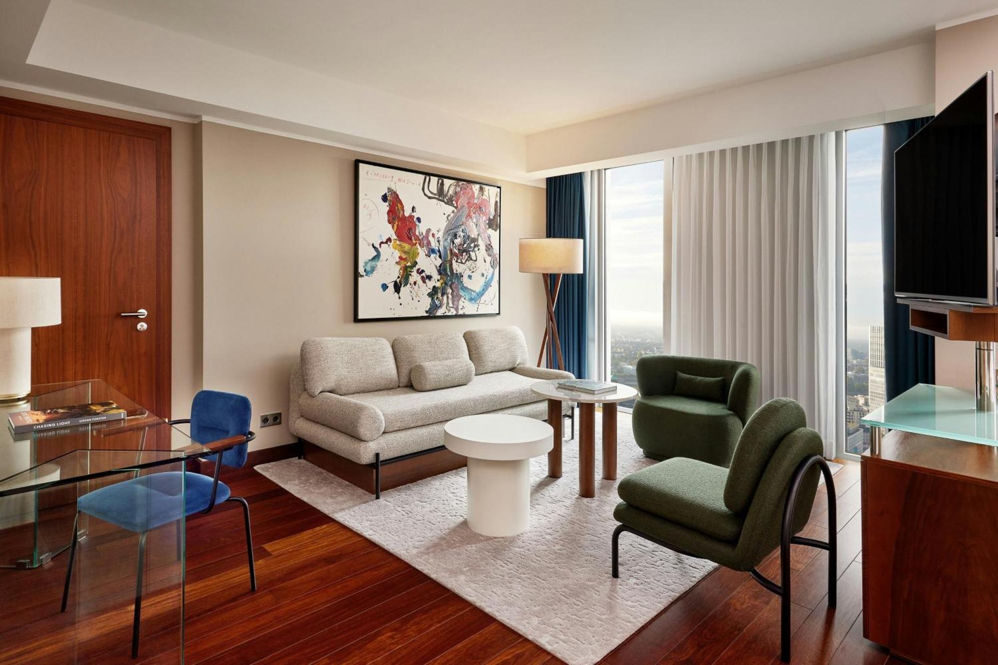Junior King Suite